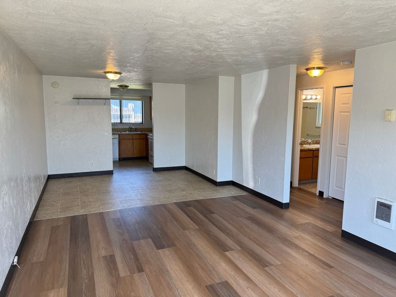 1049 N 16th St - Photo 3 of 30