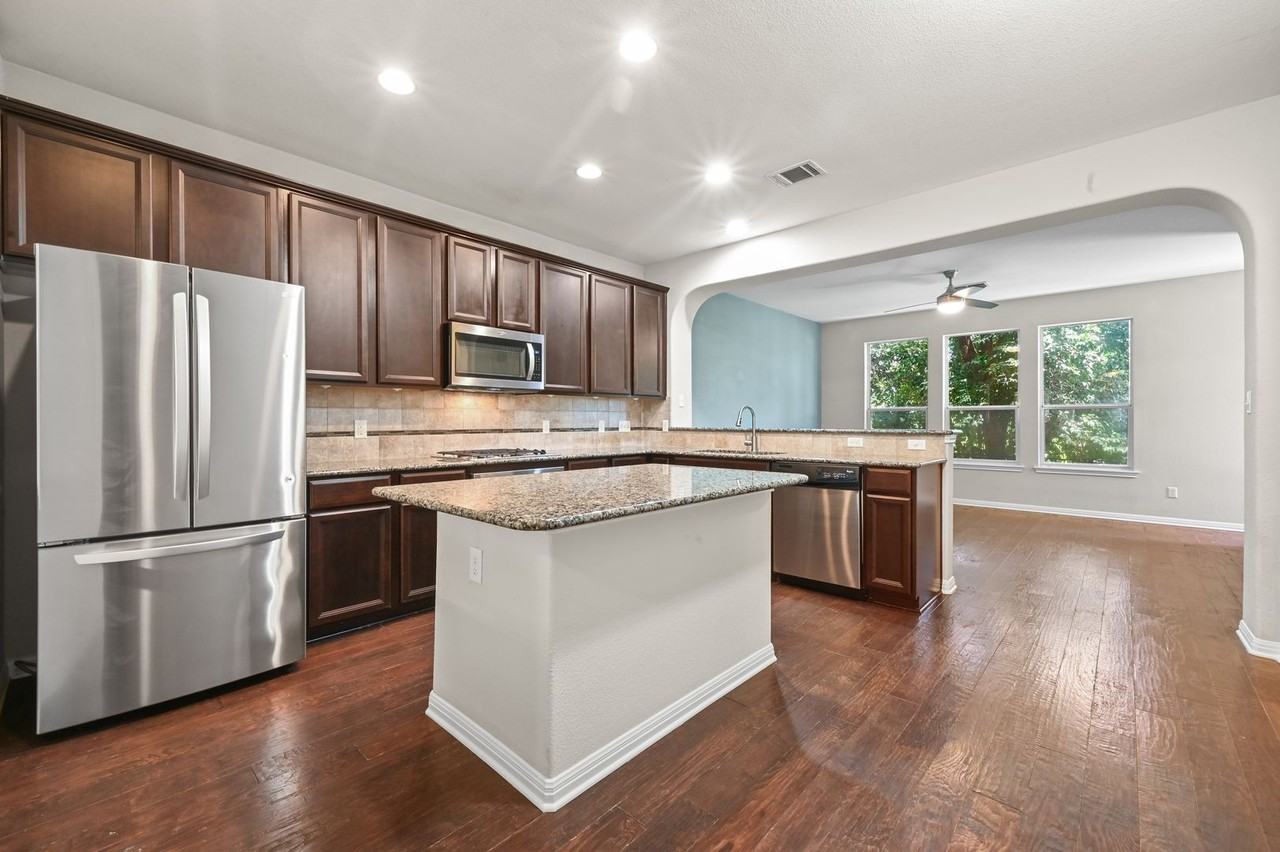 1308 Central Park Ct - Photo 3 of 24