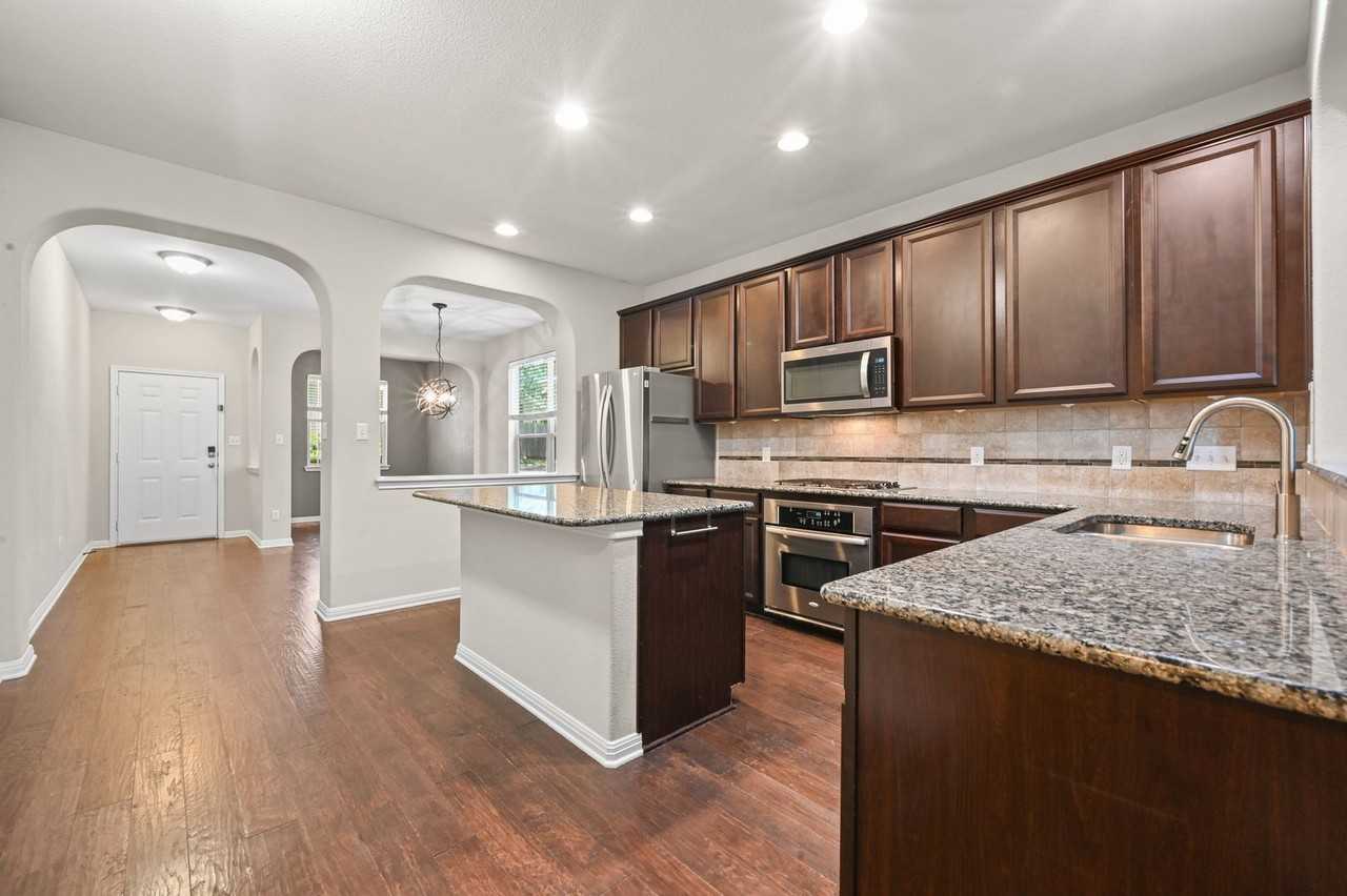 1308 Central Park Ct - Photo 4 of 24