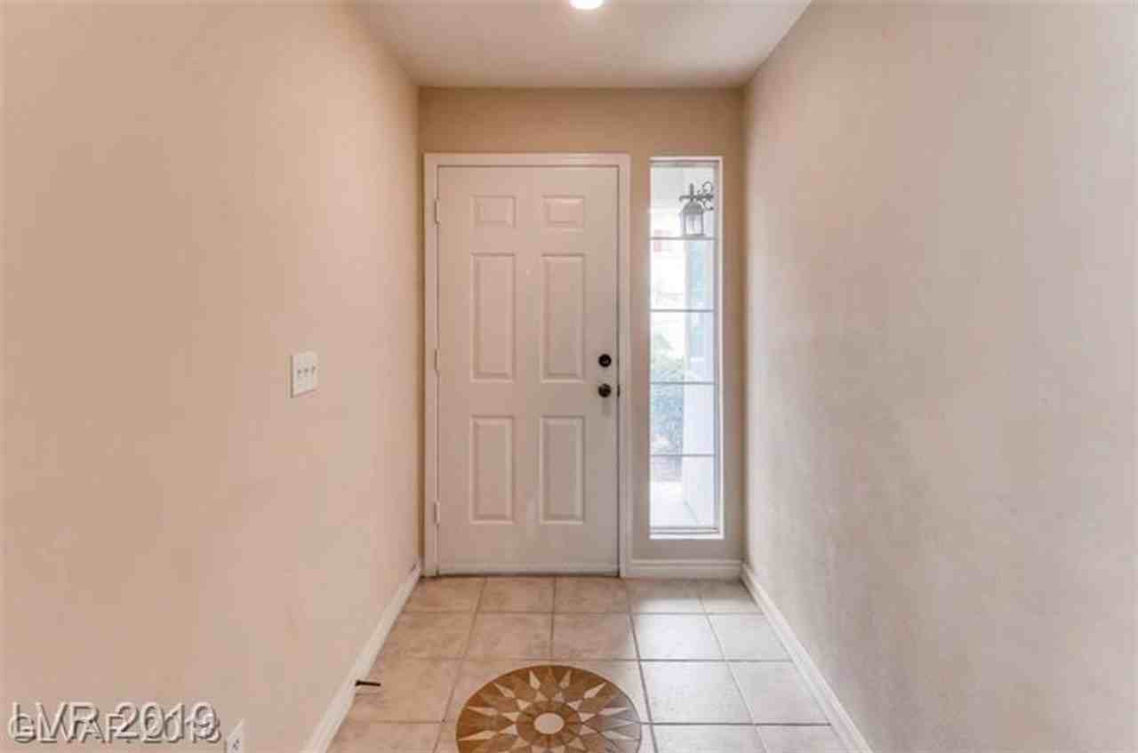 8812 Tumblewood Ave - Photo 5 of 19