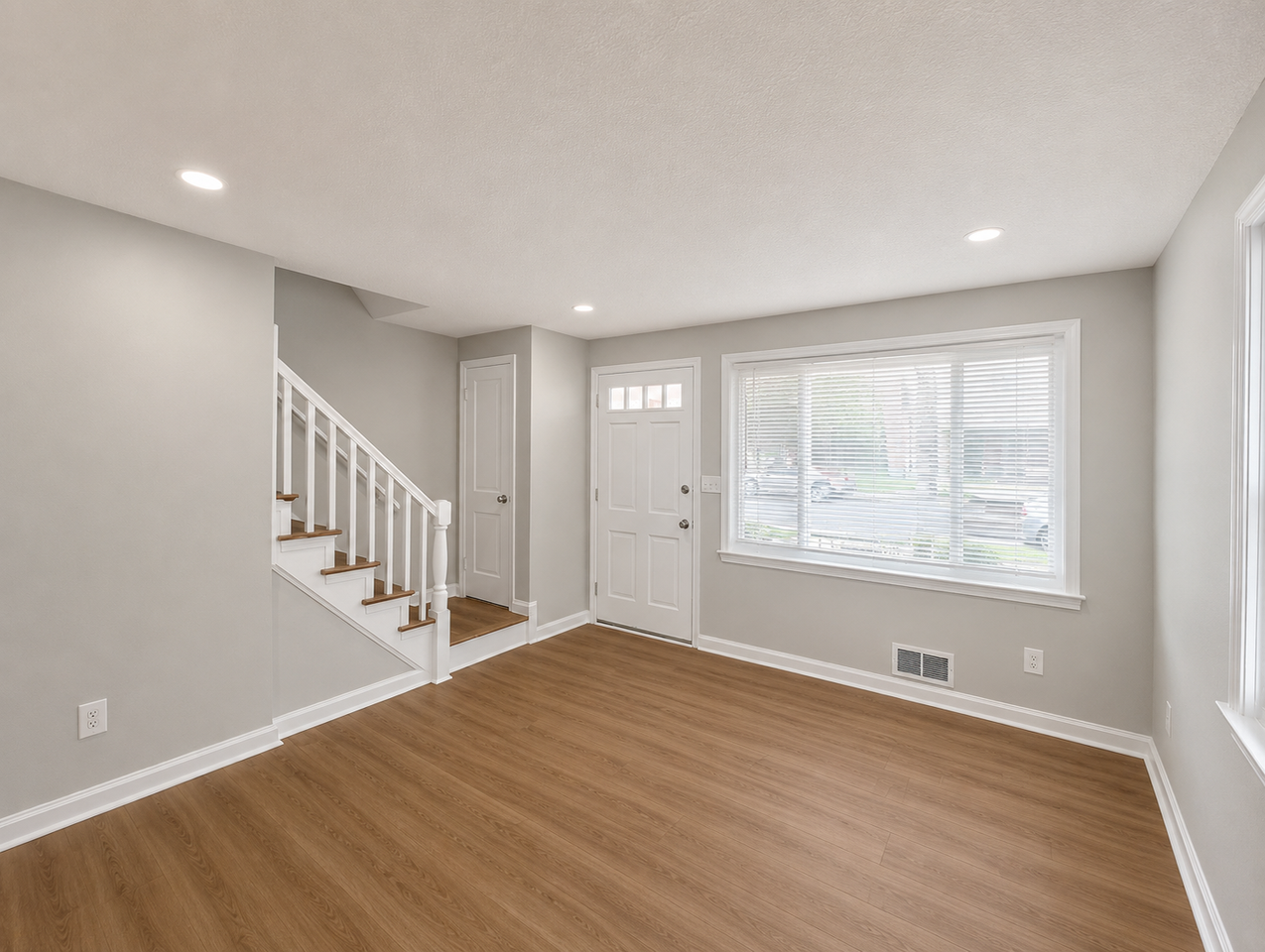 7261 Bridgewood Dr - Photo 3 of 28