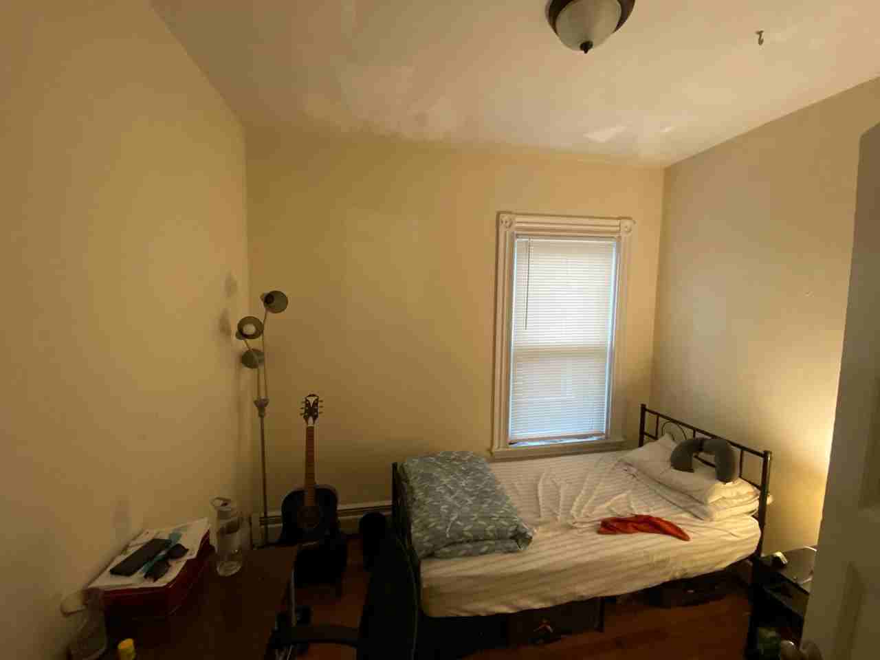 77 Hillside St - Photo 4 of 8