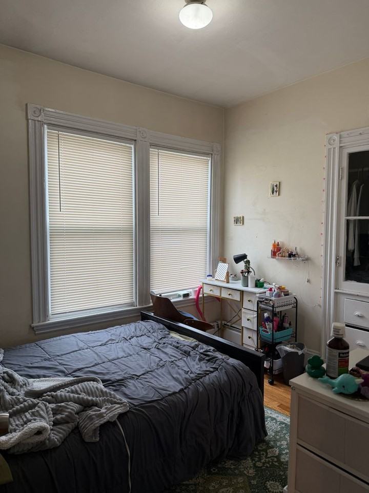 77 Hillside St - Photo 5 of 8