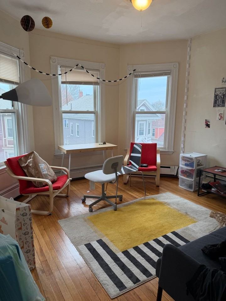 77 Hillside St - Photo 6 of 8