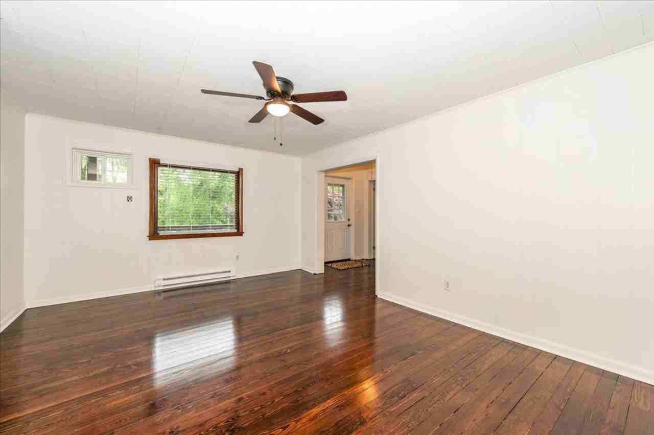 18904 Sandyhook Rd - Photo 7 of 34
