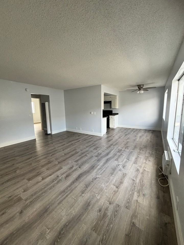 2649 Marengo - Photo 2 of 50