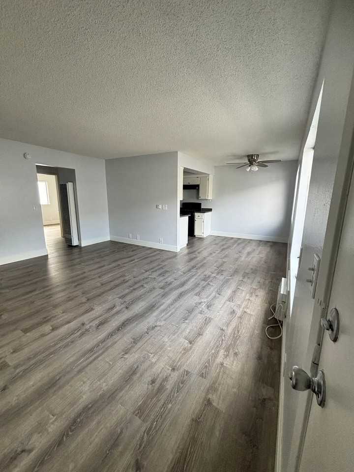 2649 Marengo - Photo 3 of 50