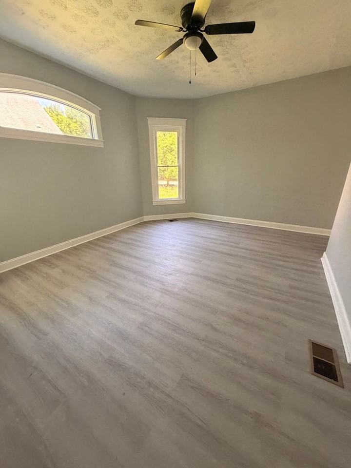 4140 W Broadway - Photo 2 of 19