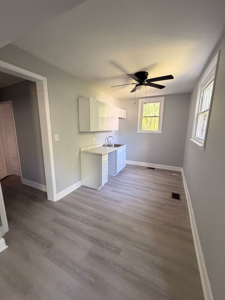 4140 W Broadway - Photo 3 of 19