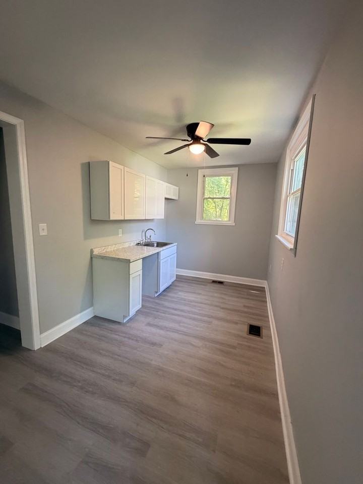 4140 W Broadway - Photo 4 of 19