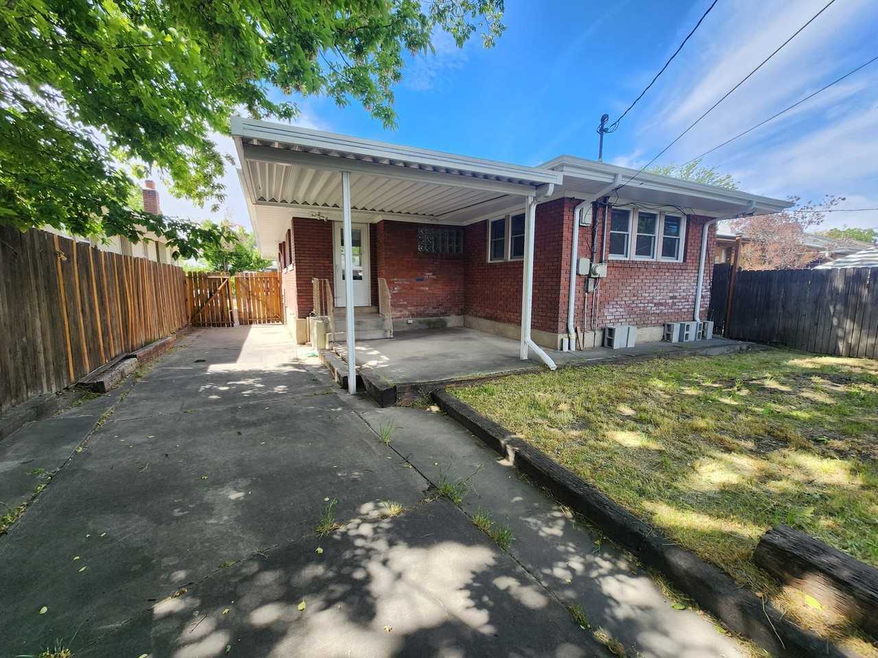 279 E Hubbard Ave - Photo 3 of 14