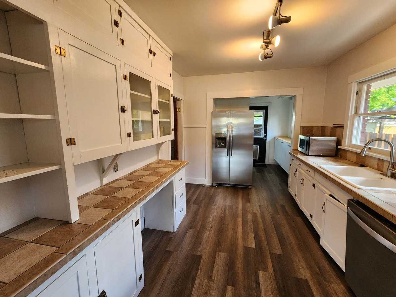 279 E Hubbard Ave - Photo 6 of 14