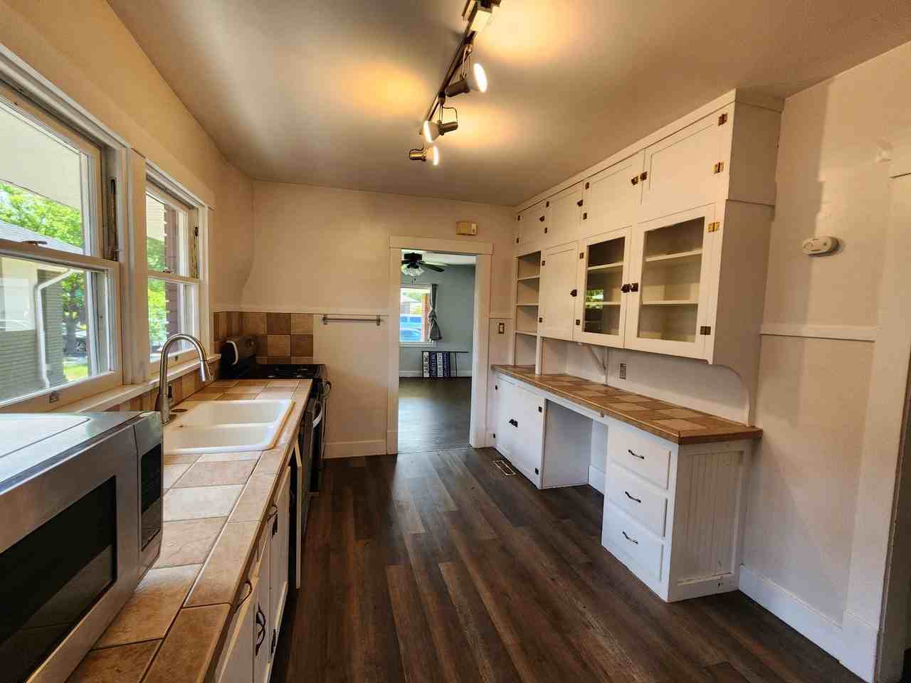 279 E Hubbard Ave - Photo 7 of 14