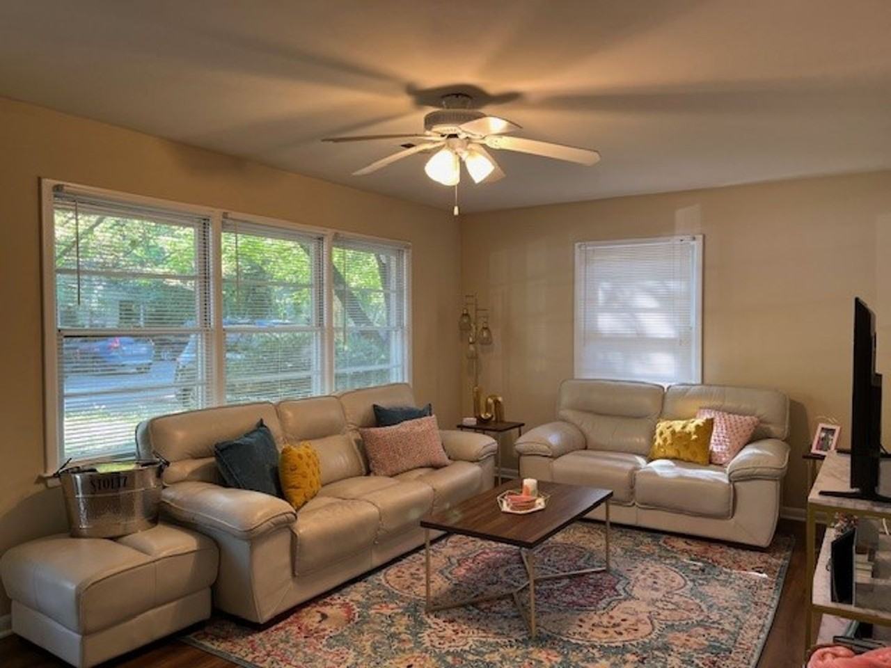 114 Cameron Ct - Photo 2 of 13