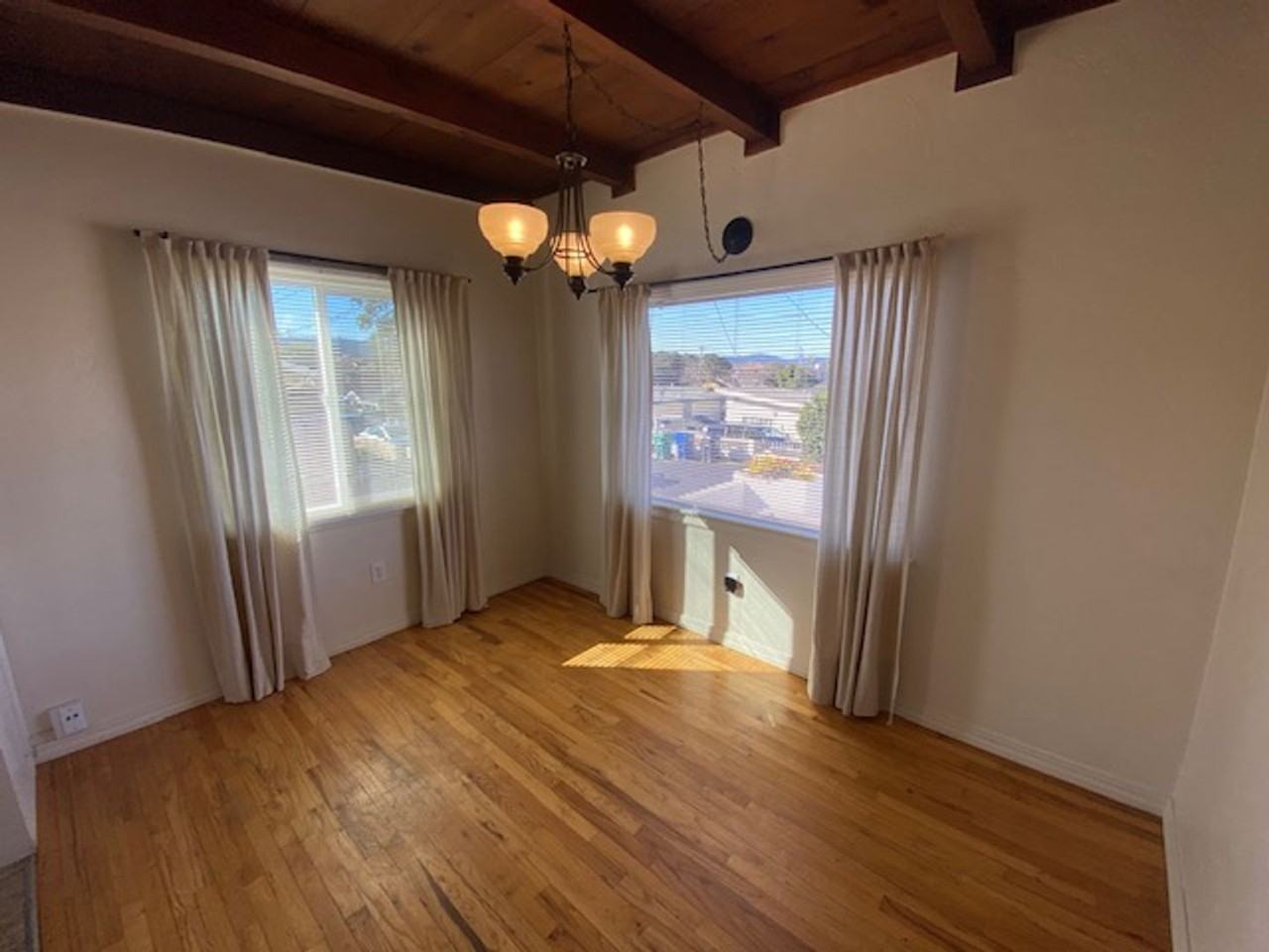 1274 Waring St - Photo 7 of 25