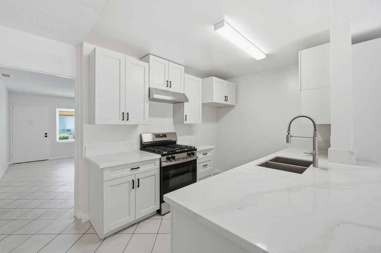 1531 E La Palma Ave #F1 - Photo 5 of 12