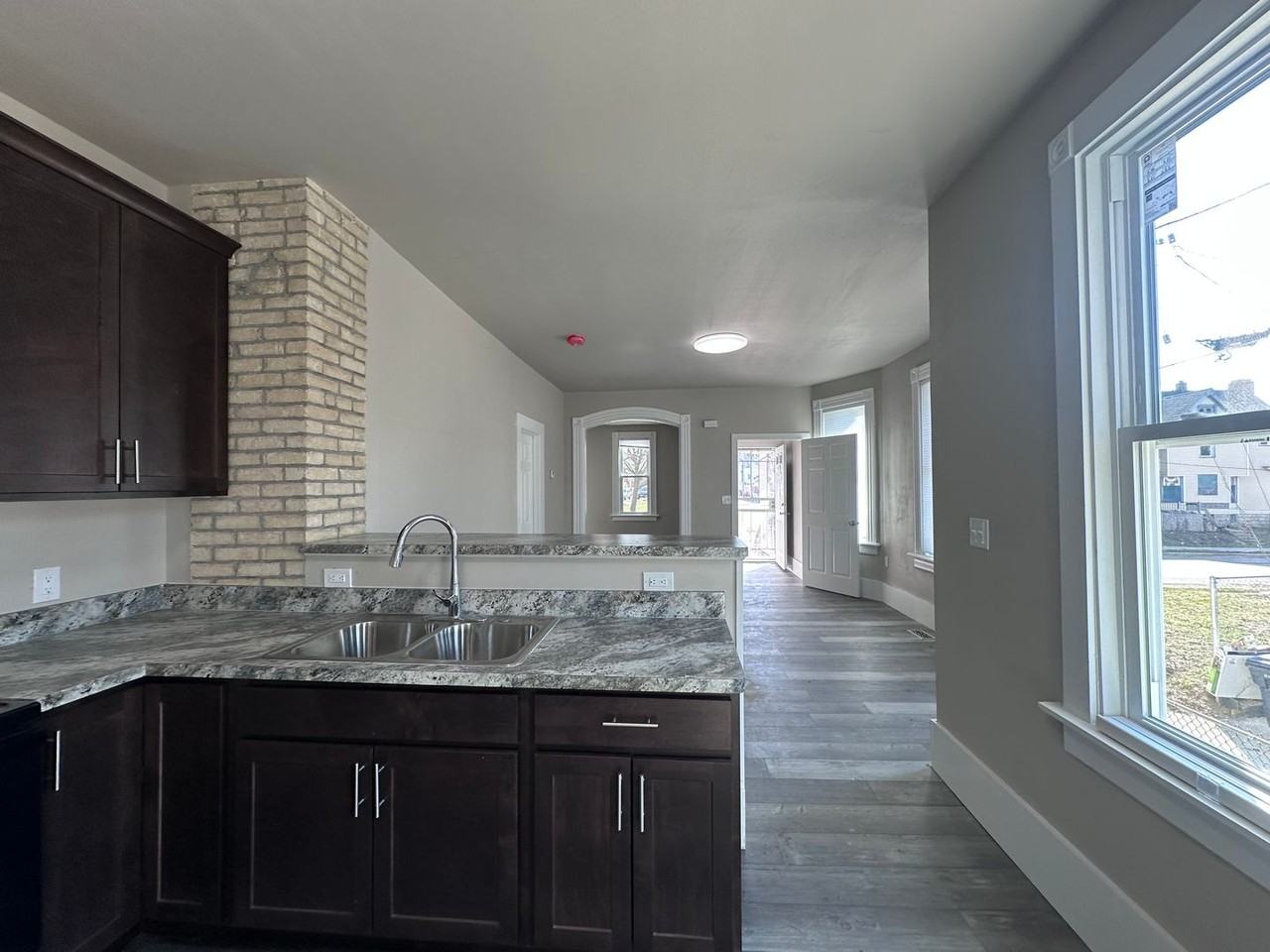 1221 N 24th St - Photo 2 of 30
