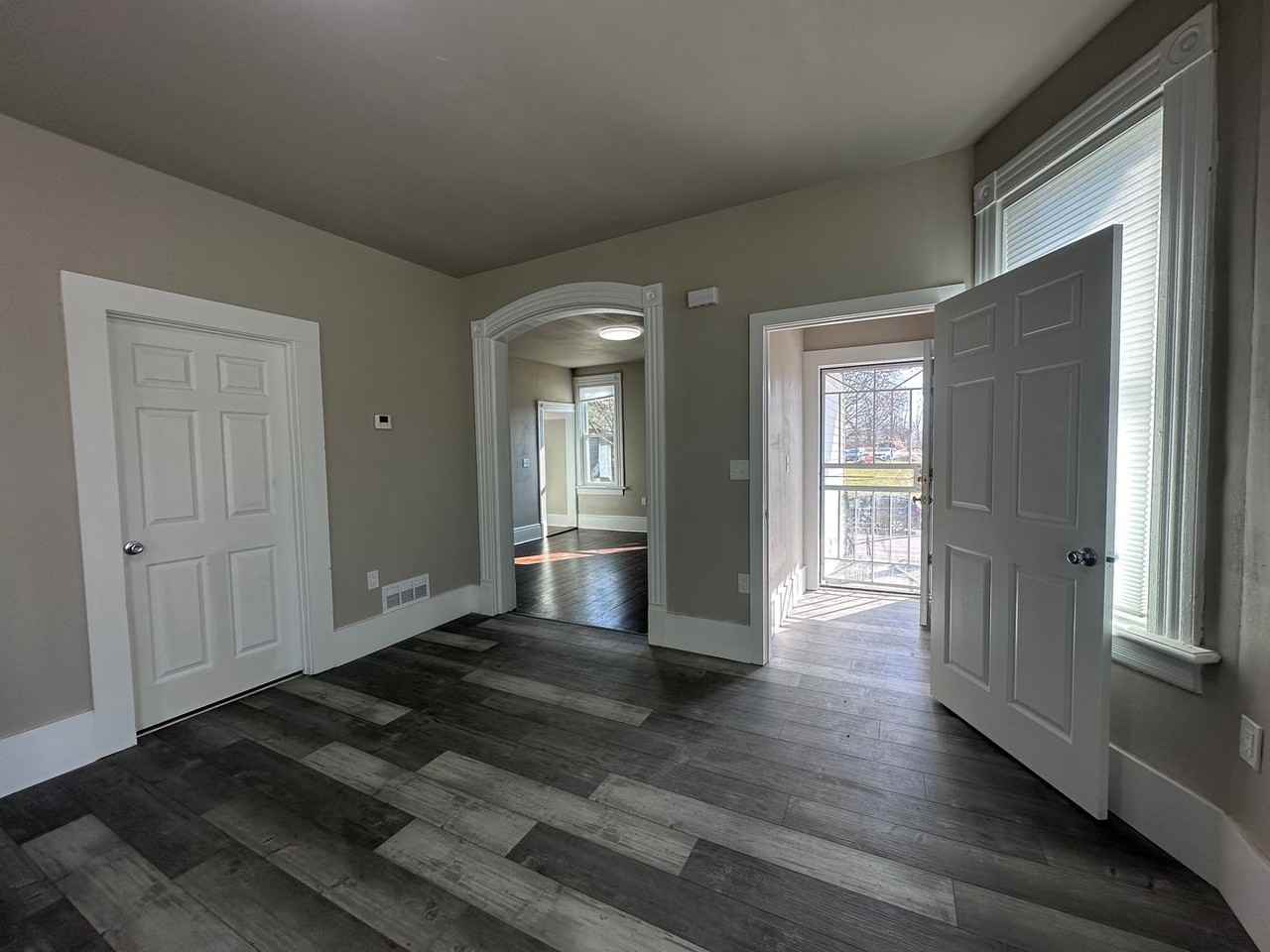1221 N 24th St - Photo 5 of 30