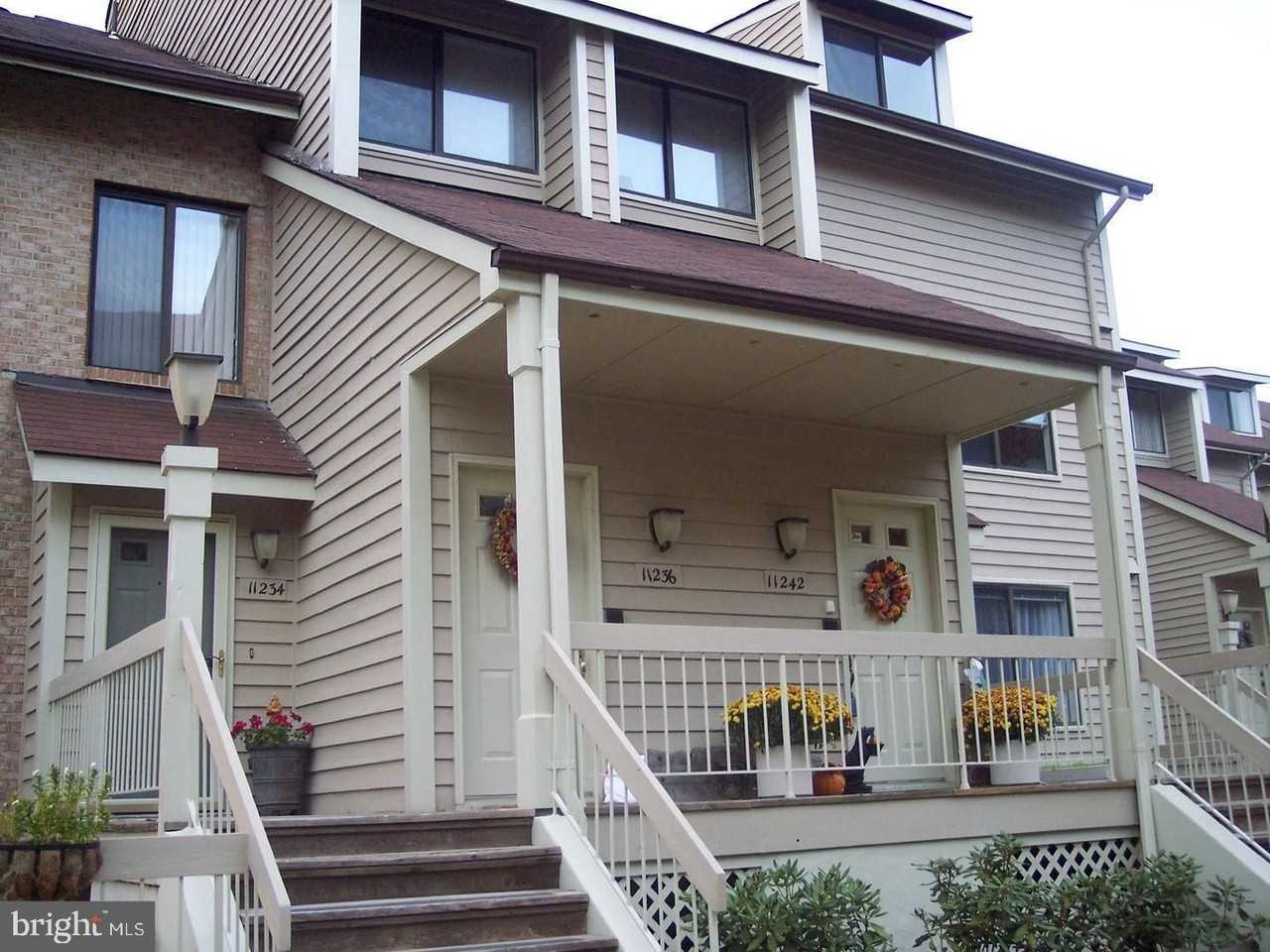 11242 Harbor Ct #1242 - Photo 3 of 8