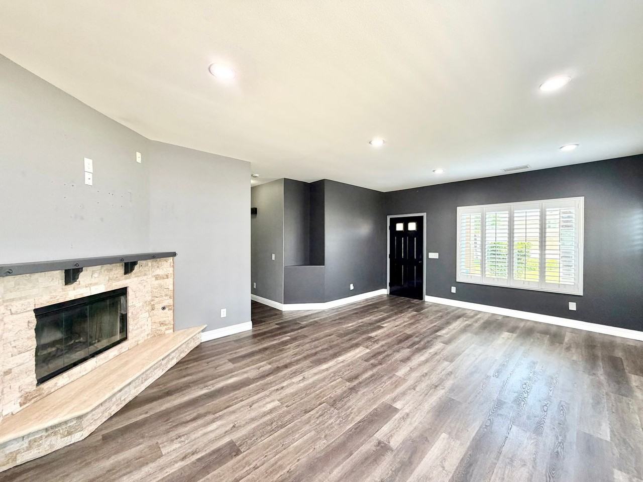 12030 Graham St - Photo 7 of 38