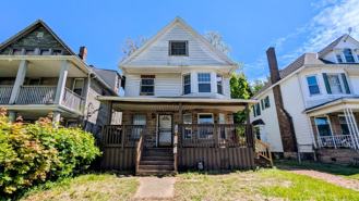 735 Parkwood Dr - Photo 1 of 1