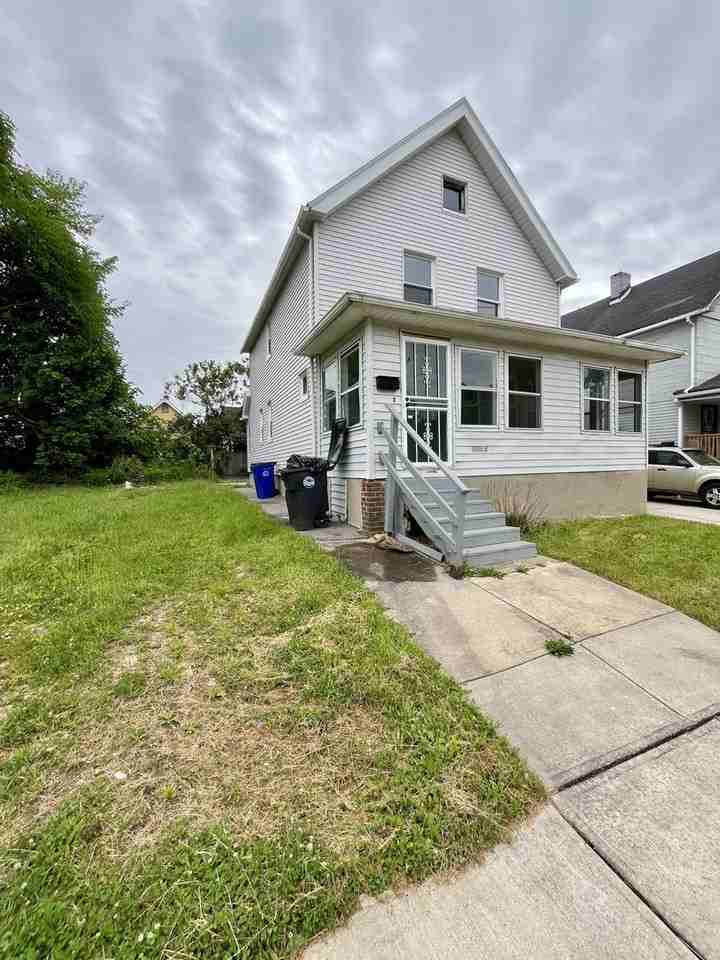 3623 E 103rd St - Photo 2 of 20