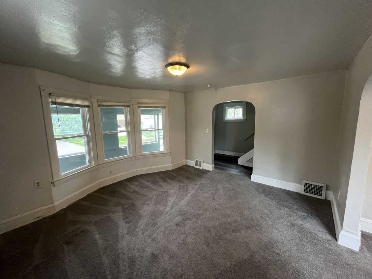 3623 E 103rd St - Photo 4 of 20