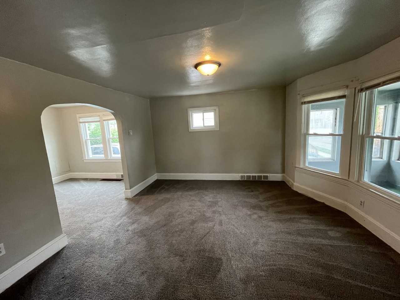 3623 E 103rd St - Photo 5 of 20