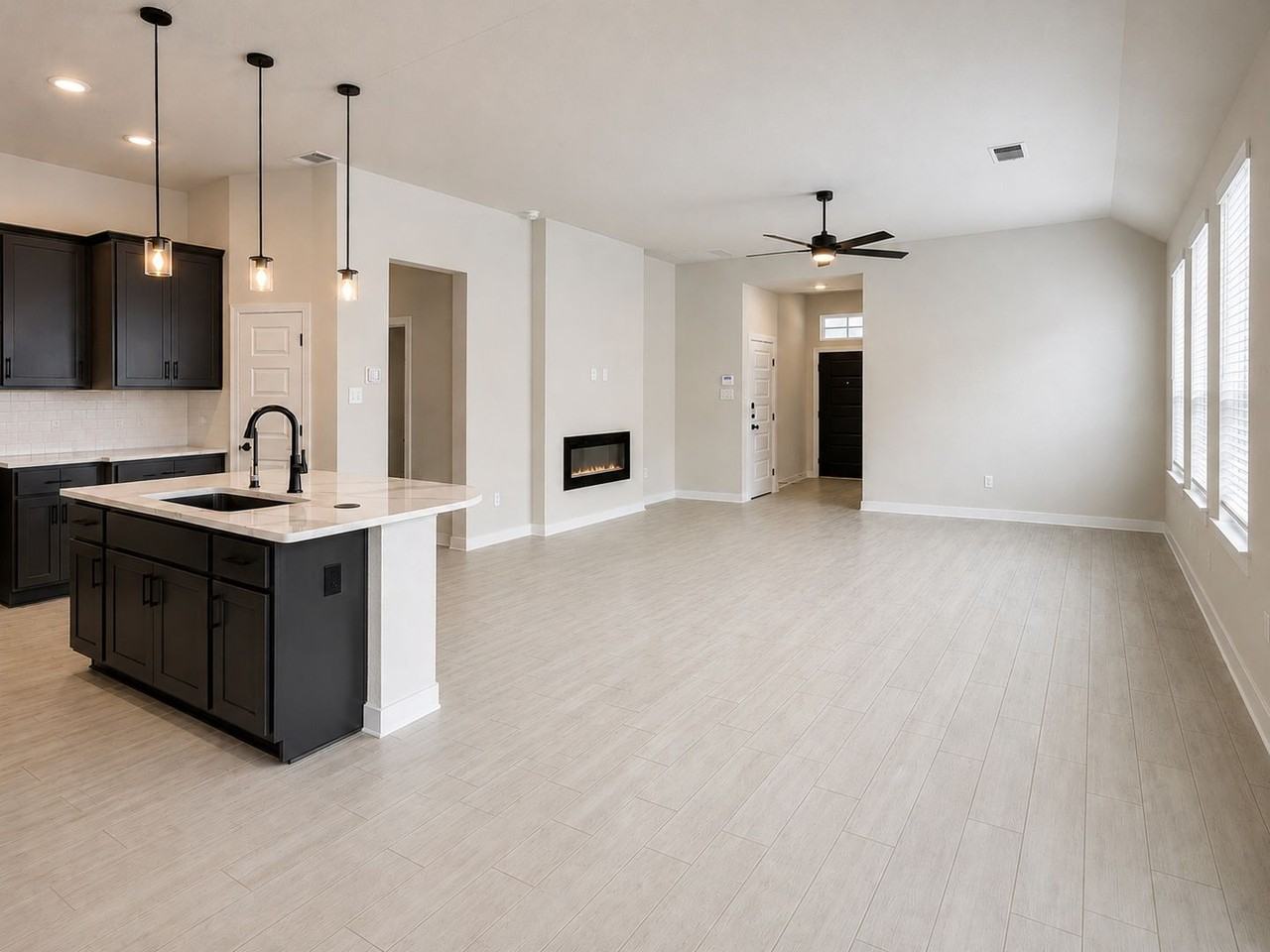 121 Yellowstone Dr - Photo 3 of 26