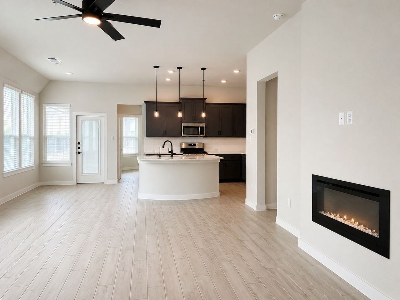 121 Yellowstone Dr - Photo 4 of 26