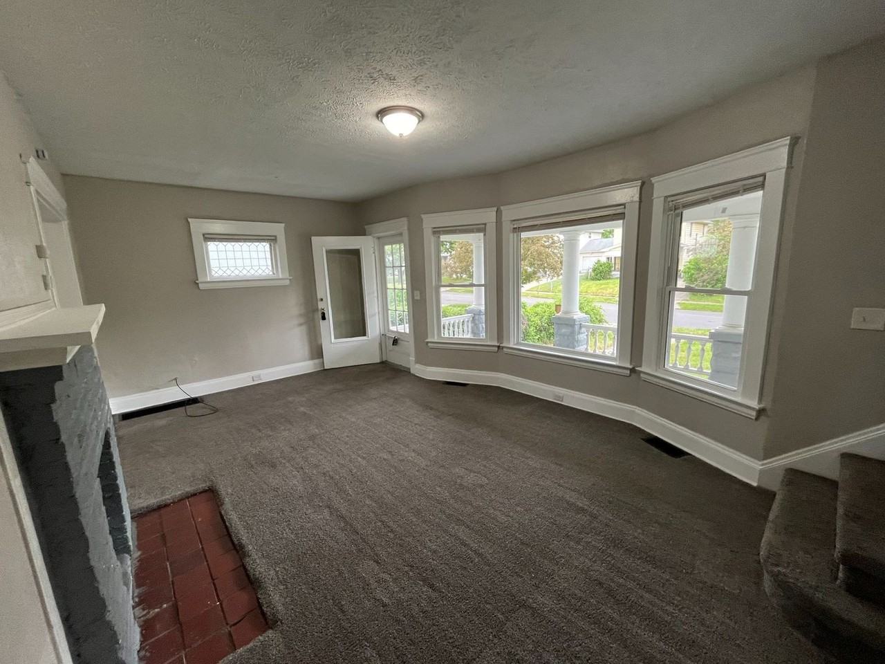 3390 E 135th St - Photo 6 of 27