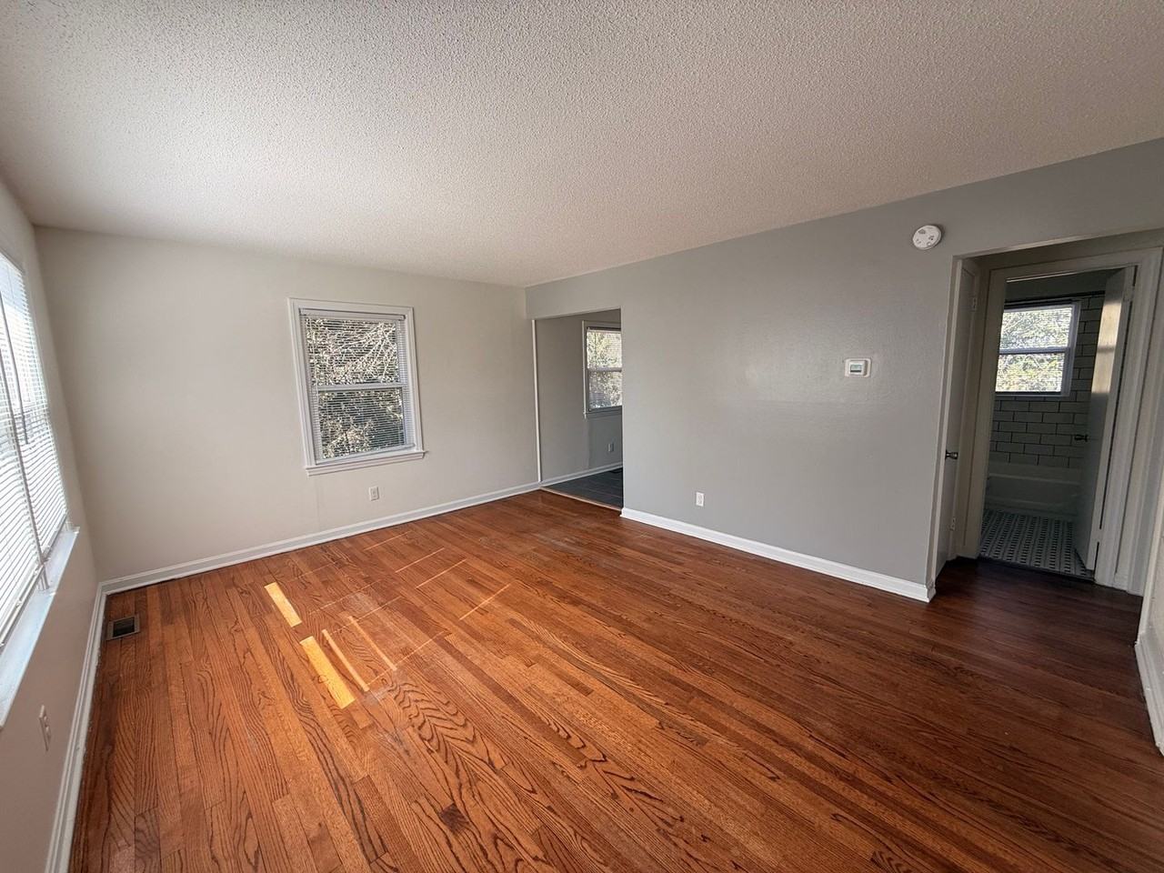 3821 Lupton Circle - Photo 2 of 29