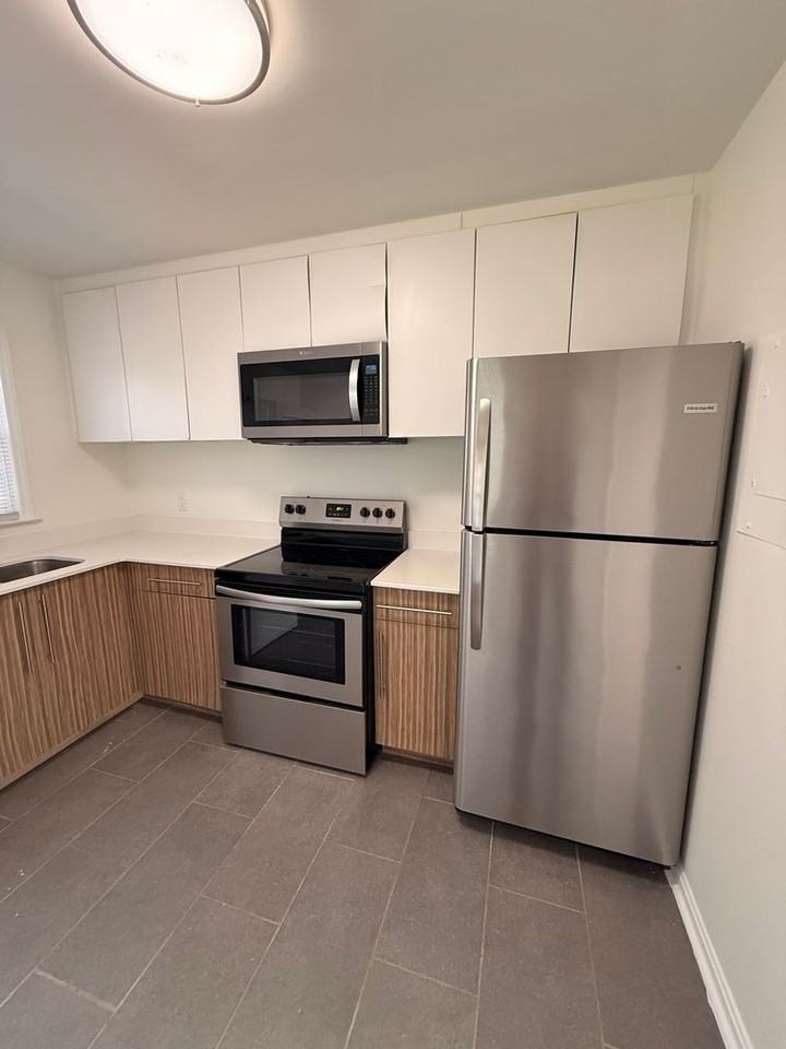 3821 Lupton Circle - Photo 5 of 29