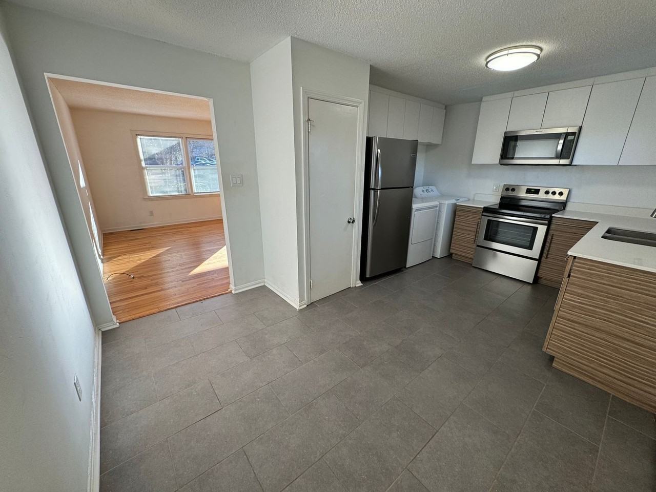 3821 Lupton Circle - Photo 5 of 29