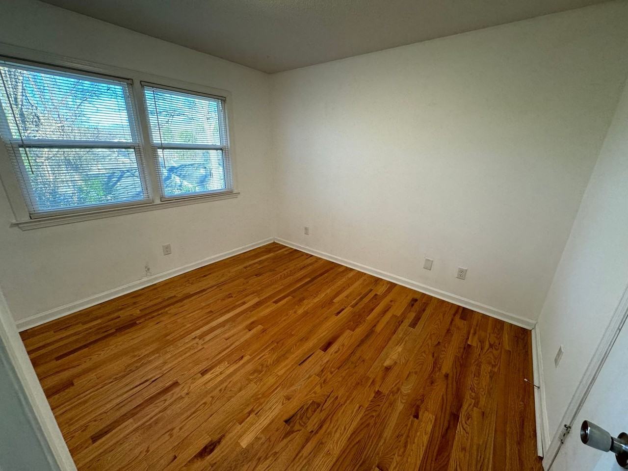 3821 Lupton Circle - Photo 7 of 29