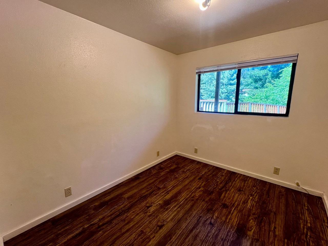 610 W Central Blvd - Photo 4 of 7