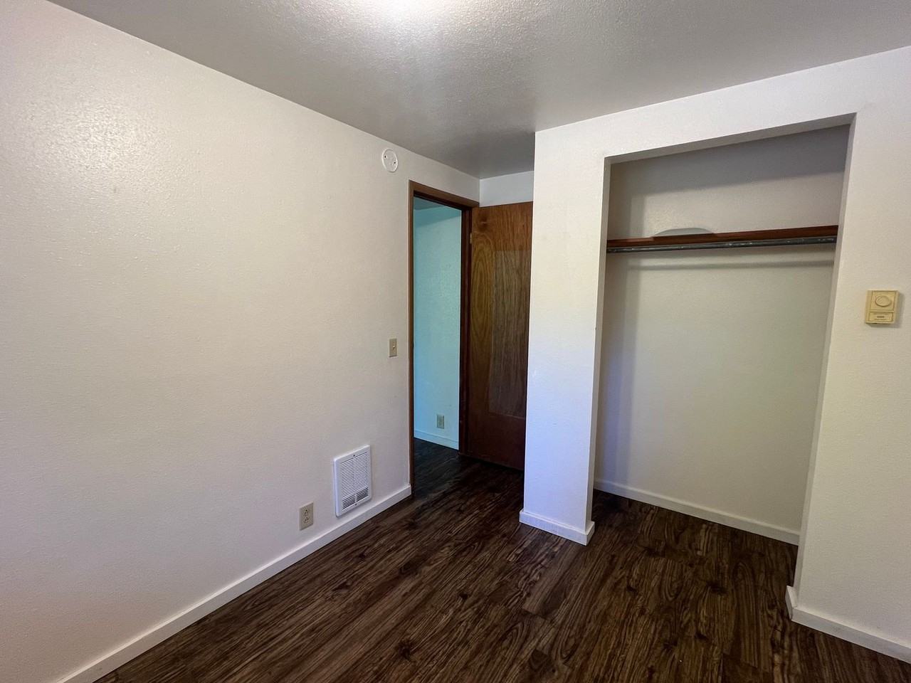 610 W Central Blvd - Photo 5 of 7