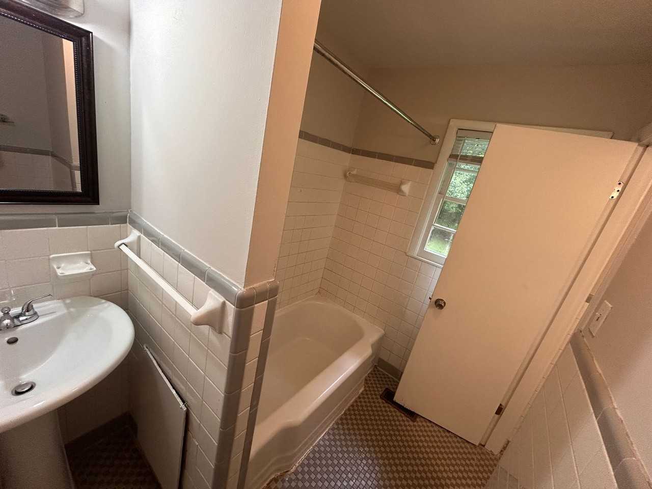 3614 Wilbur Ave Nw - Photo 6 of 11