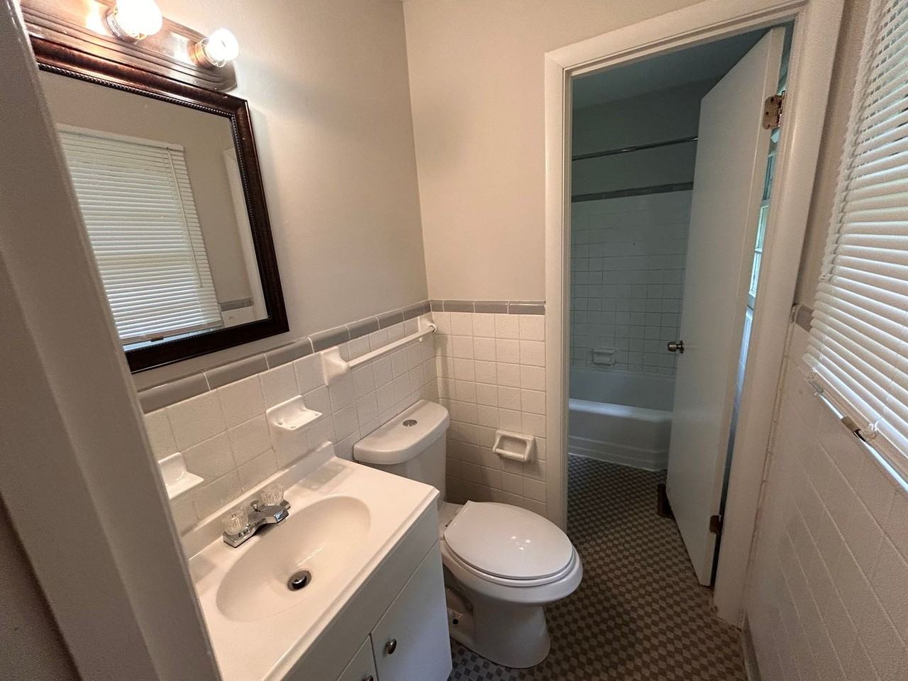 3614 Wilbur Ave Nw - Photo 7 of 11