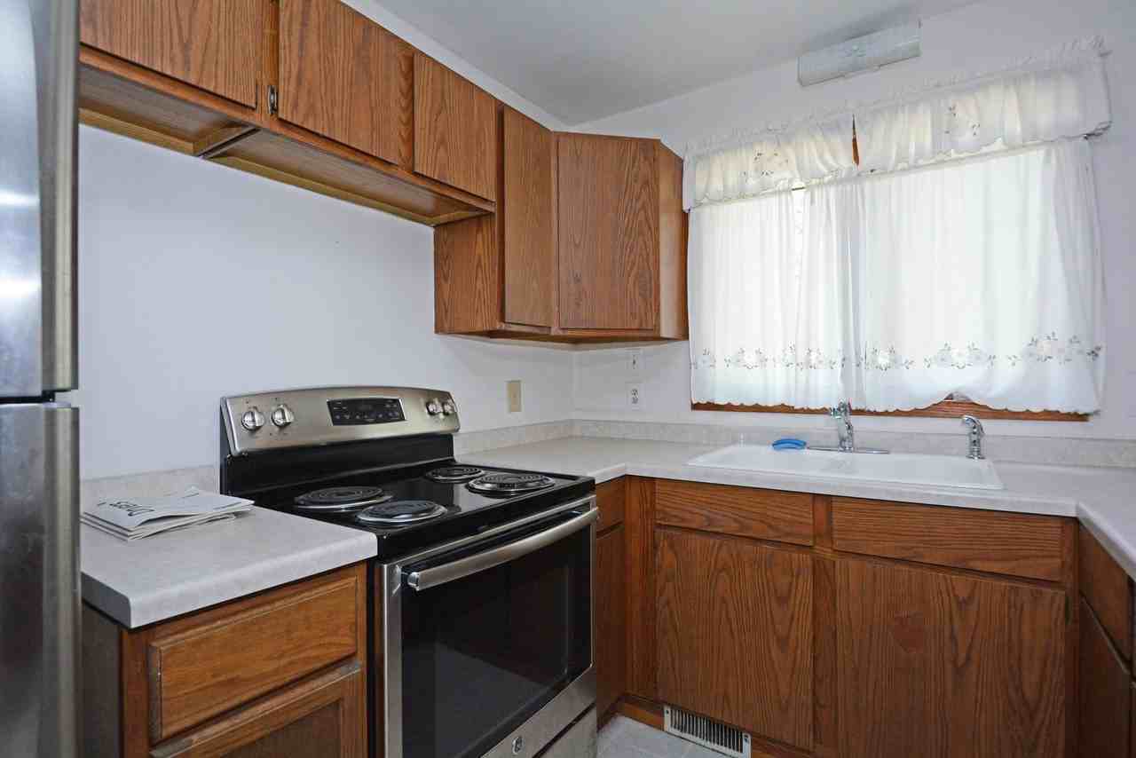 301 E 3rd St - Photo 7 of 15