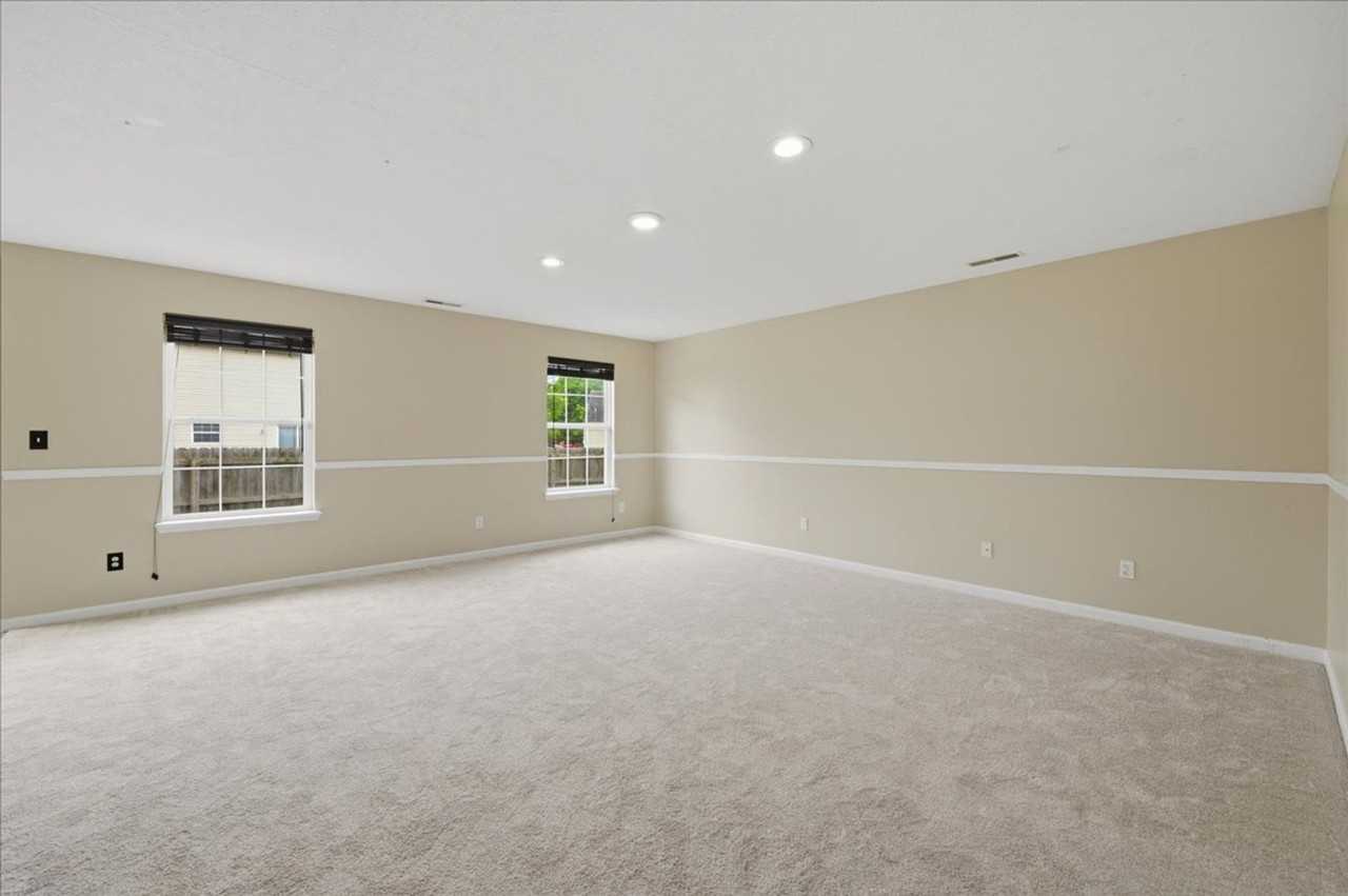 1908 Red Leaf Ct - Photo 2 of 17