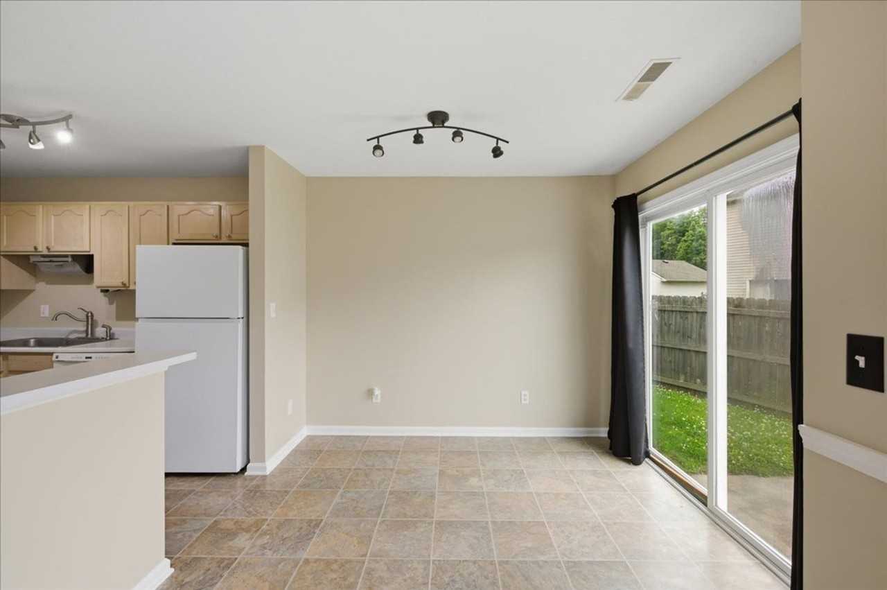 1908 Red Leaf Ct - Photo 4 of 17