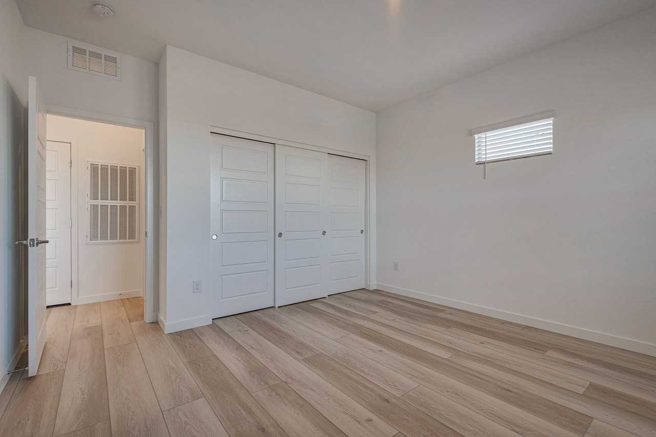 900 Elmwood Forest Ln - Photo 7 of 31