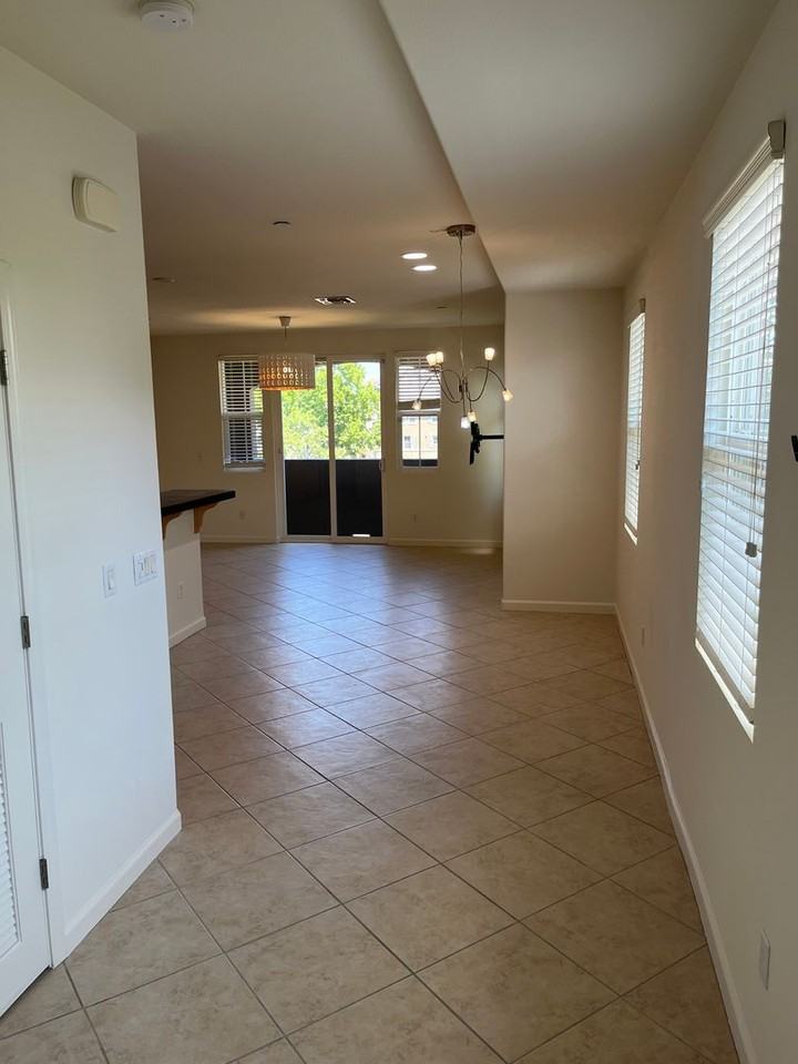 1799 Snell Pl - Photo 7 of 23