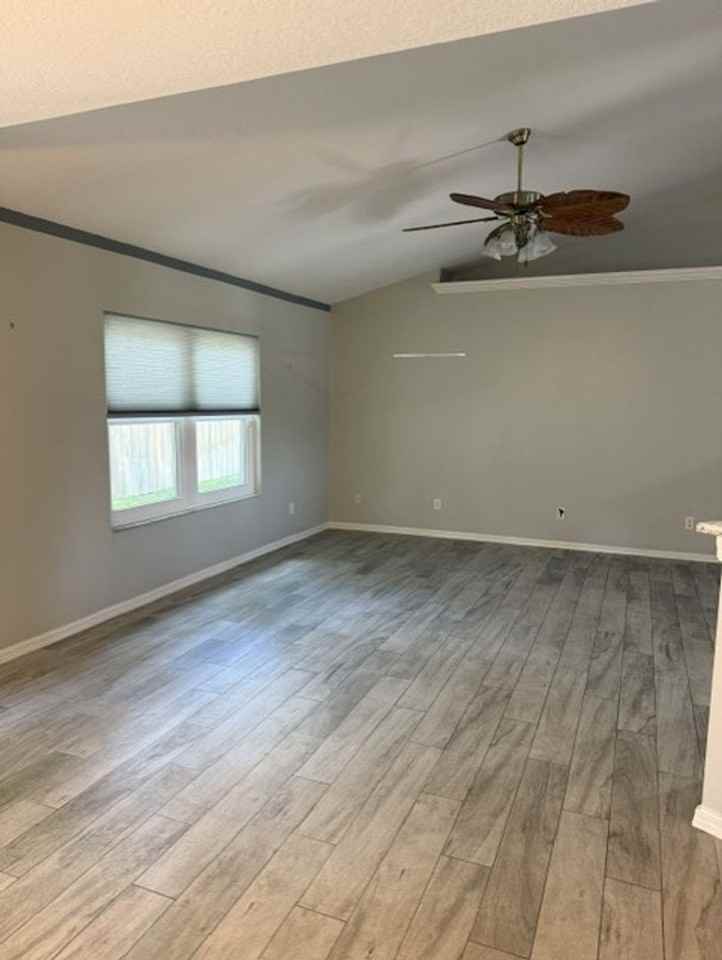 6633 Foxmoor Dr - Photo 3 of 16