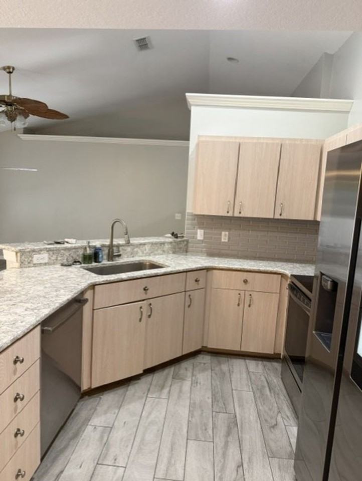 6633 Foxmoor Dr - Photo 4 of 16