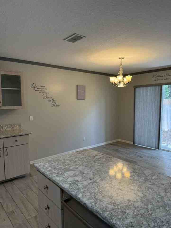 6633 Foxmoor Dr - Photo 5 of 16