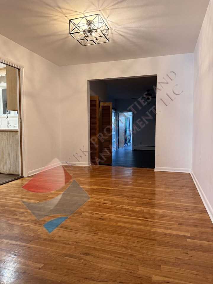 82 Monterey Ave - Photo 2 of 12