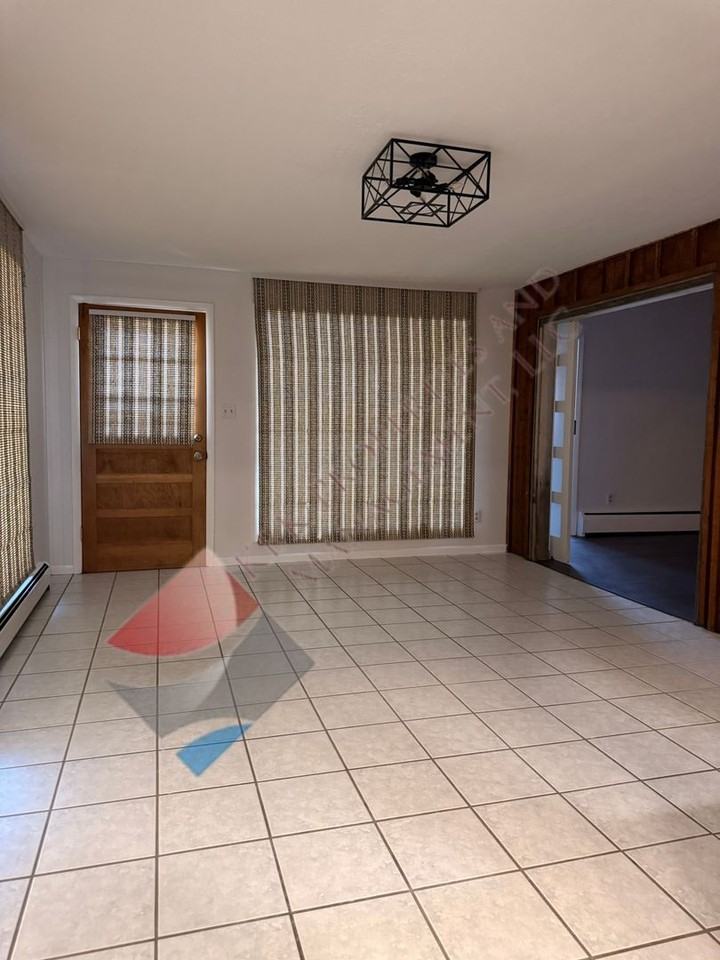82 Monterey Ave - Photo 3 of 12