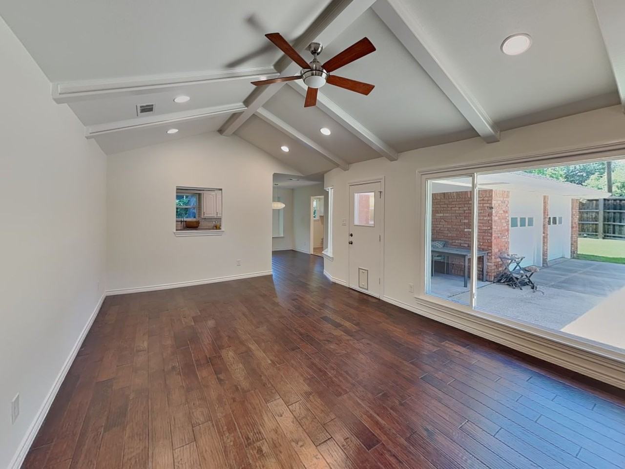 4520 Cloudview Rd - Photo 3 of 22